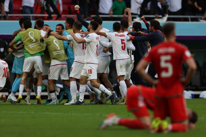 Iran Benamkan Wales 2-0 secara Dramatis