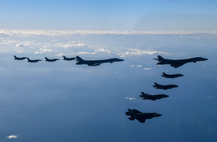 AS Kerahkan Pesawat B-1B dalam Latihan Militer, Korut Sebut Tindakan Intimidasi