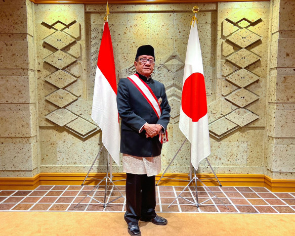 Akbar Tandjung Raih Tanda Jasa Grand Cordon of the Order of the Rising Sun dari Pemerintah Jepang