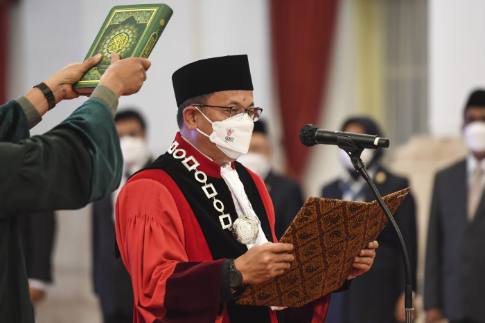 Guntur Hamzah Dilantik Jadi Hakim MK, Akademisi: Tandai Kekuasaan Oligarki
