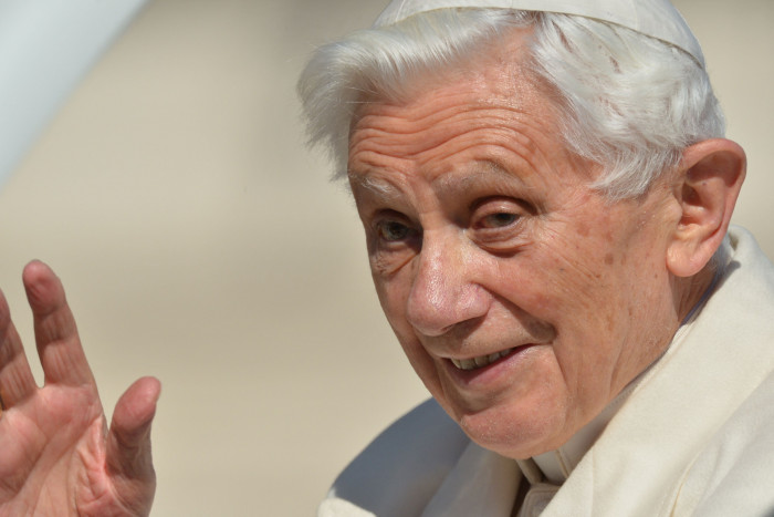 Paus Emeritus Benediktus XVI Meninggal Dunia