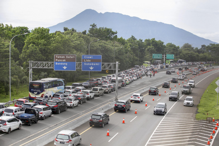 Jalur Puncak Bogor mulai Dipadati Kendaraan