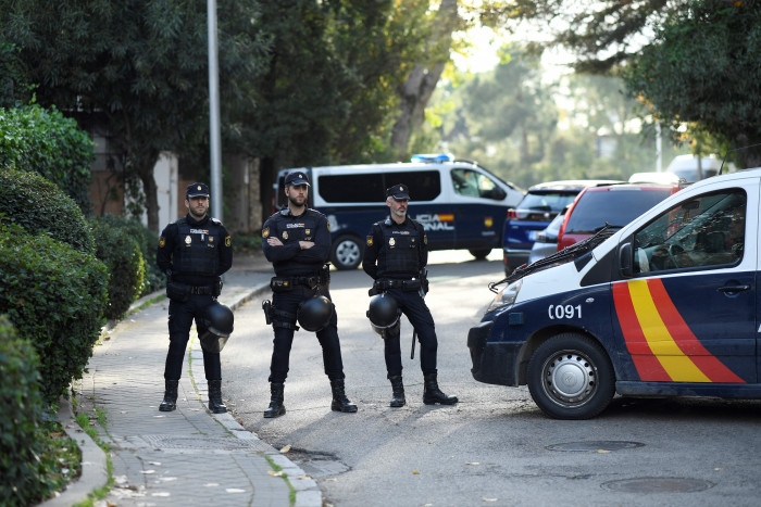 Kantor Kedutaan Ukraina di Spanyol Dapat Kiriman Bom dan Meledak