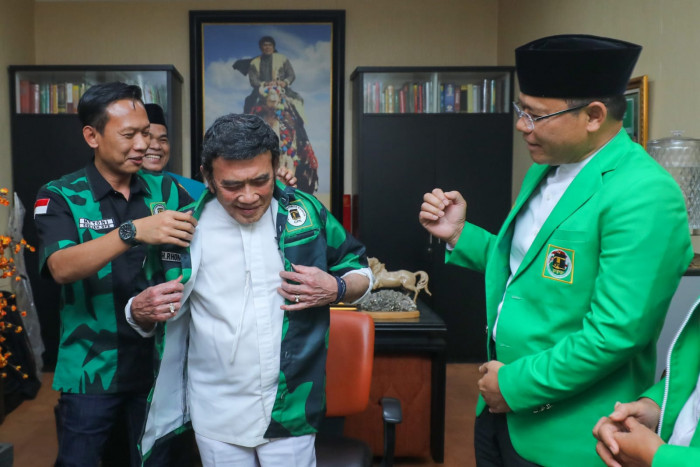Plt Ketum PPP Silaturahmi ke Rhoma Irama Ajak Kembali ke Pangkuan Kabah