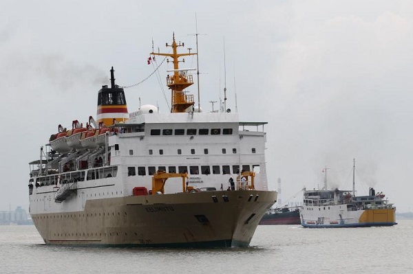 Ratusan Wisatawan yang Terjebak di Pulau Karimunjawa Dievakuasi Pakai KM Kelimutu