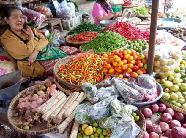 Harga Kebutuhan Pokok Melonjak di Surabaya