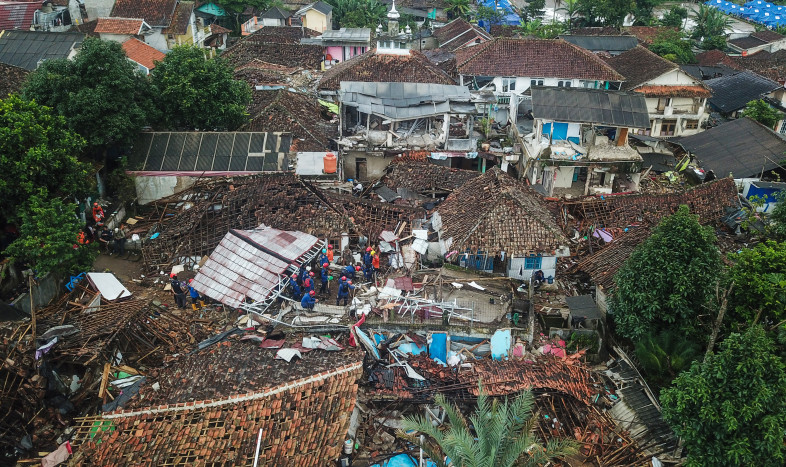 Kemenag Salurkan Bantuan pada Guru Madrasah Terdampak Gempa Cianjur