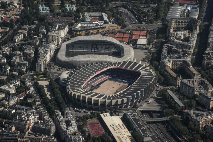 PSG Berencana Hengkang dari Parc des Princes