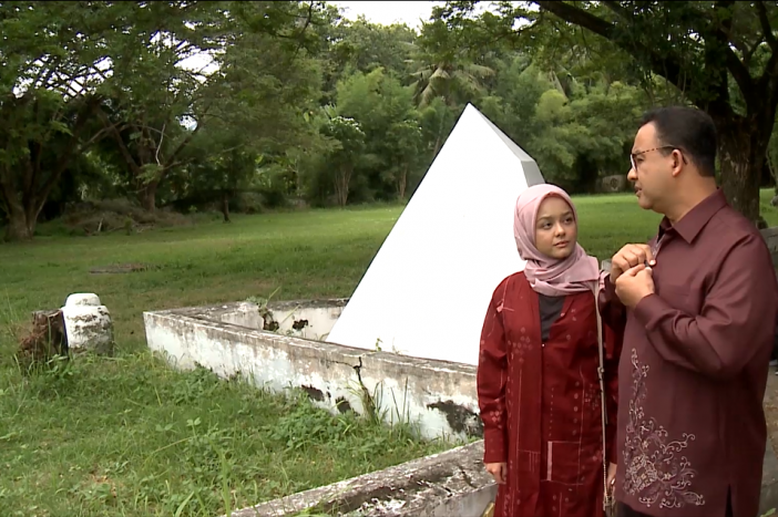 Sebelum ke Padang, Anies Ziarahi Makam Korban Tsunami Aceh