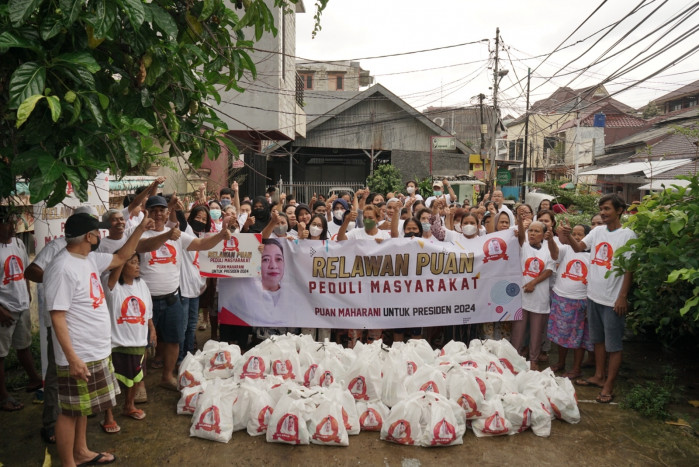Jumat Berkah, Relawan Puan Bagikan 1000 Paket Sembako di DKI Jakarta