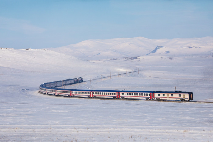 Menikmati Perjalanan Musim Dingin di Turki dengan Eastern Express Menuju Kars 