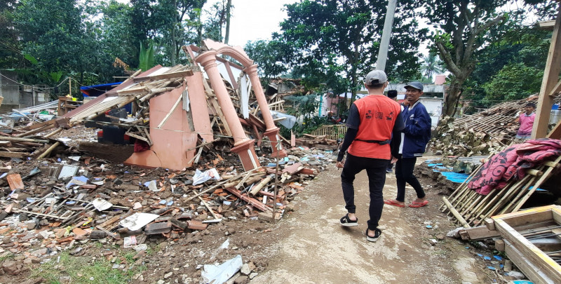 Seorang Warga Cianjur Tewas Tertimpa Sisa Bangunan Terdampak Gempa