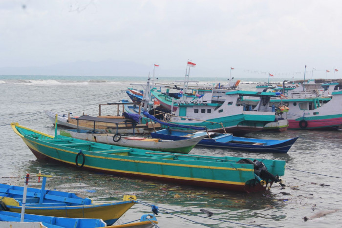 Cuaca Buruk, Seluruh Armada Pelayaran Lego Jangkar di Perairan Semau