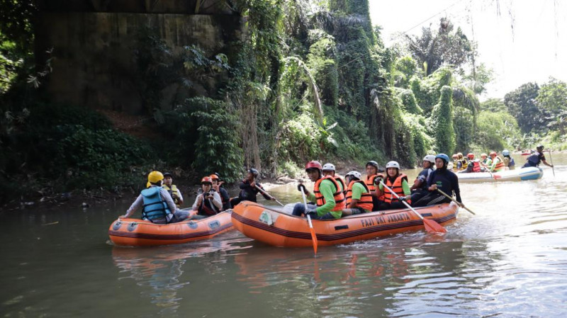 KLHK Ajak Masyarakat dan Dunia Usaha Gotong Royong Bersihkan Sungai Ciliwung