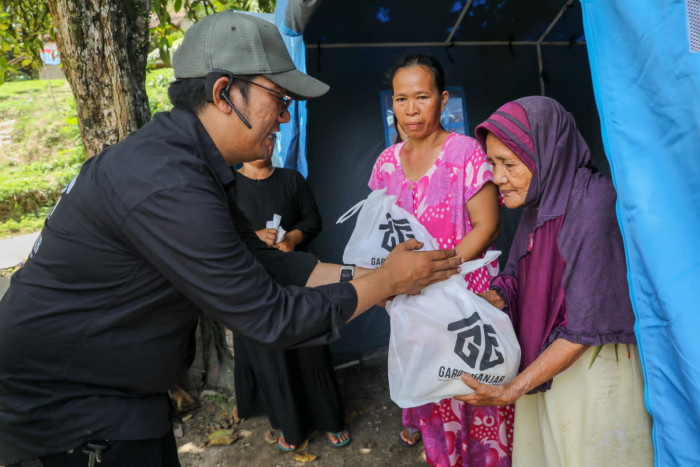 Relawan Gardu Ganjar Banten Berikan Bantuan bagi Korban Banjir dan Longsor di Lebak
