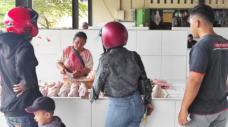Usai Natal Harga Daging Ayam Lokal di Sikka kembali Normal