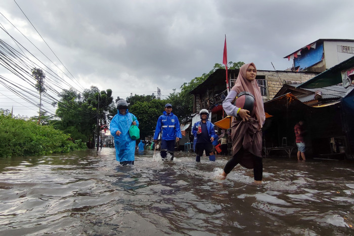 28 RT dan 3 Ruas Jalan di Ibu Kota Tergenang akibat Hujan Lebat