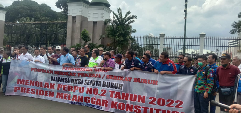 Aliansi Serikat Buruh Minta DPR Gunakan Hak Angket atas Perppu No. 2/2022 yang Melanggar Konstitusi