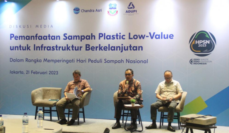 Chandra Asri Pacu Pemanfaatan Sampah Plastik Low Value Jadi Aspal