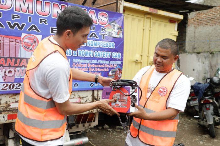 KST Jabar Sambangi Komunitas Sopir Truk Kaharingan Kabupaten Bandung