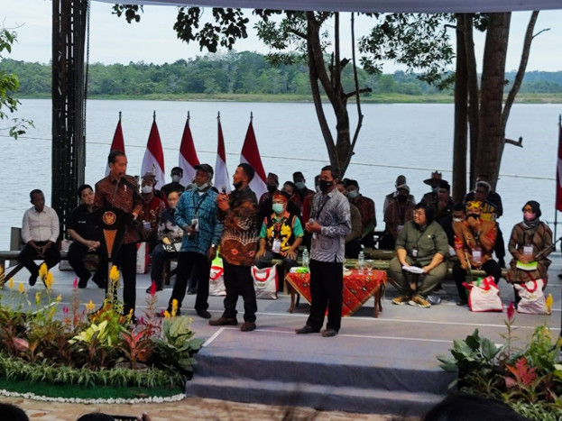 Optimalisasi Perhutanan Sosial, PKT Salurkan Bantuan Pupuk