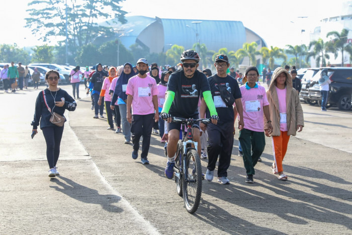 Jaga Kesehatan GMP Ajak Warga Kota Bandung Rutin Berolahraga Jalan Sehat