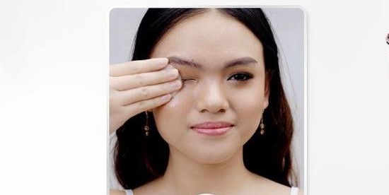 Pembersih Berkandungan Skincare Jaga Kulit Sekitar Mata Tetap Sehat