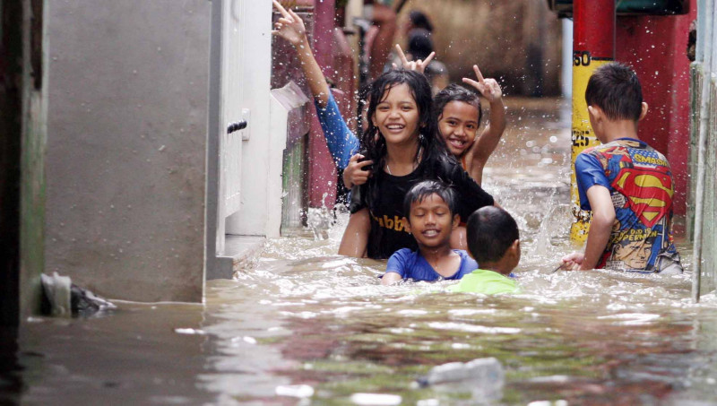 Selasa Pagi Banjir Masih Merendam 27 RT di Jakarta