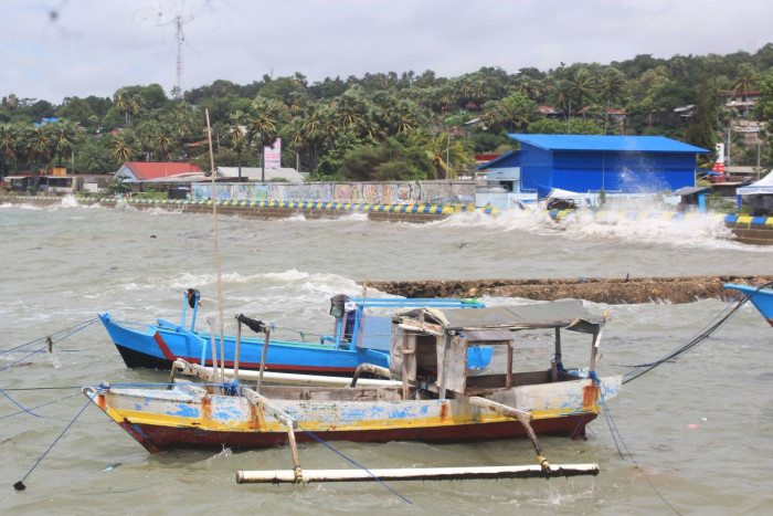 Cuaca Buruk, Nelayan di Kupang tidak Melaut