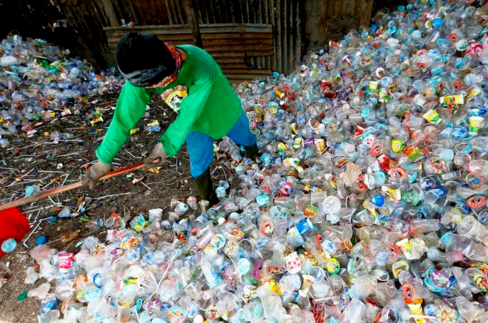 Lebih 10 Ton Sampah Liar di Cilangkap Depok Dipindahkan ke TPA