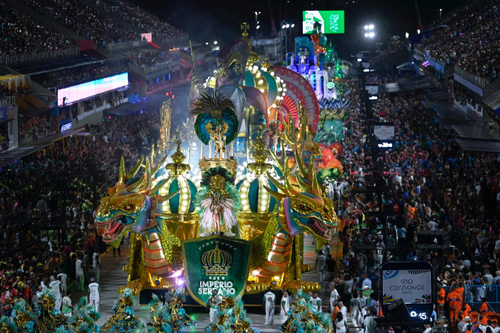 Karnaval Rio Jadi Simbol Kebebasan Warga Brasil dari Covid dan Politik Identitas 