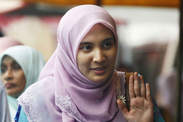 Tidak Tahan Dikecam, Putri Anwar Ibrahim Mundur
