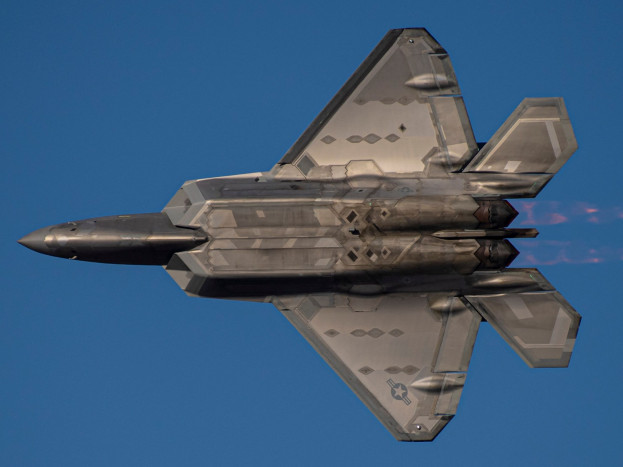 Kerahkan F-22 ke Kanada, Amerika Tembak Jatuh Objek Silinder