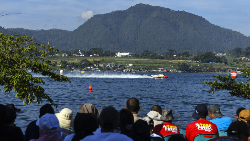 Sandiaga: Pembalap F1 Powerboat akan Tinggal Lebih Lama