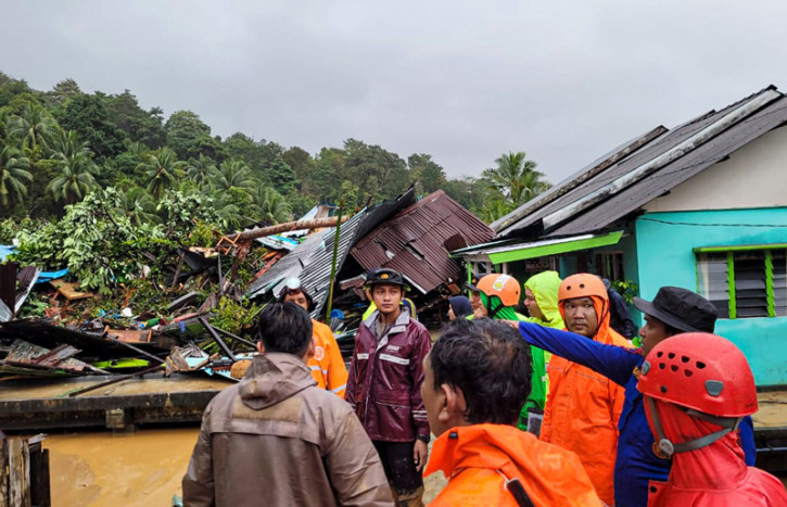 12 Korban Tanah Longsor Di Natuna Terindentifikasi