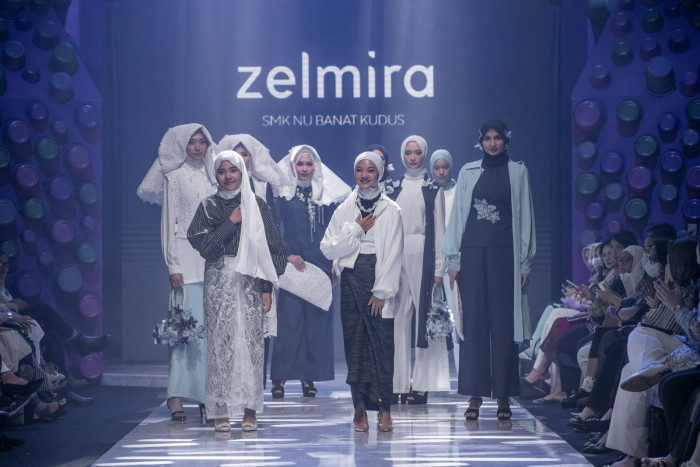 Fashion Karya Siswa SMK NU Banat Kudus Tak Kalah dari Desainer Ternama