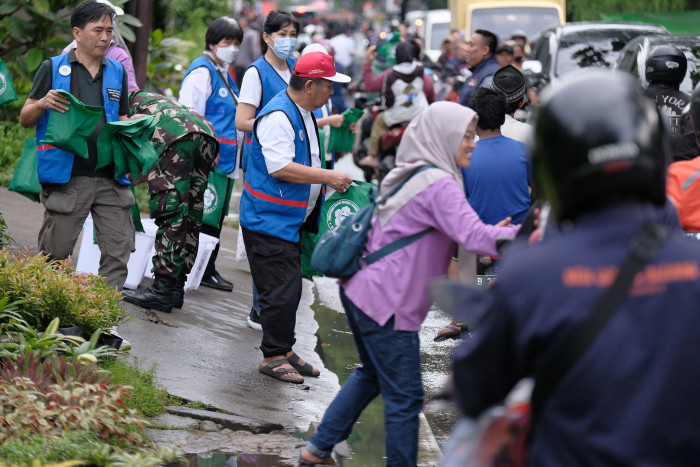 Paguyuban Sosial Marga Tionghoa Indonesia Berbagi 2.023 Takjil Ramadan