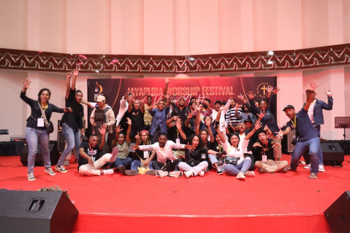 Jelang Diresmikan Jokowi, Gedung Papua Youth Creative Hub Helat Konser Rohani