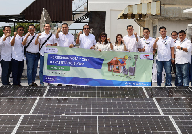 FIFGroup Resmikan Pemasangan Solar Panel di Cabang Medan
