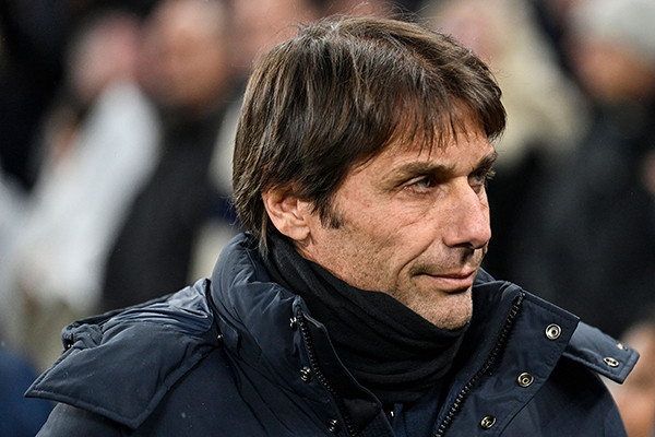 Conte Emosi Pemain Tottenham Buang Peluang Masuk Tiga Besar