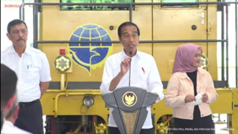 Resmikan Jalur KA Trans Sulawesi, Presiden Sebut Indonesia Terlambat Bangun Transportasi Publik