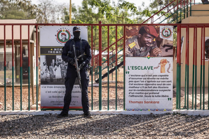 14 Anggota Militer Burkina Faso Tewas Diserang Teroris