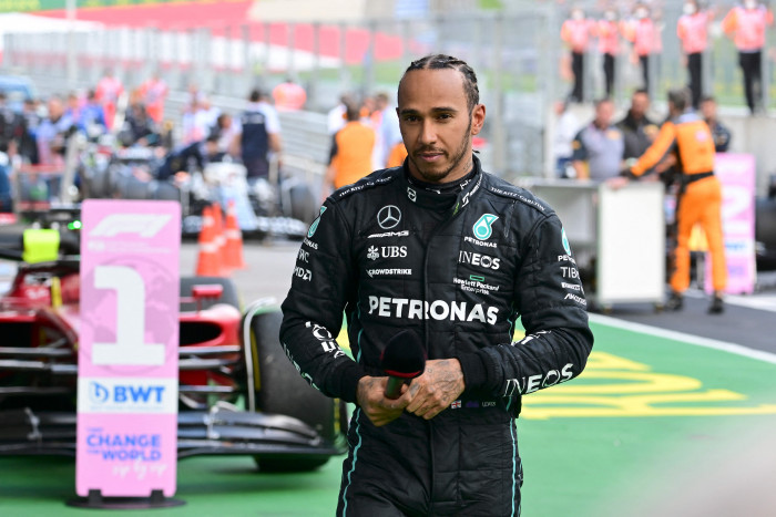 Hamilton Masih Betah di Mercedes meski Performanya Turun