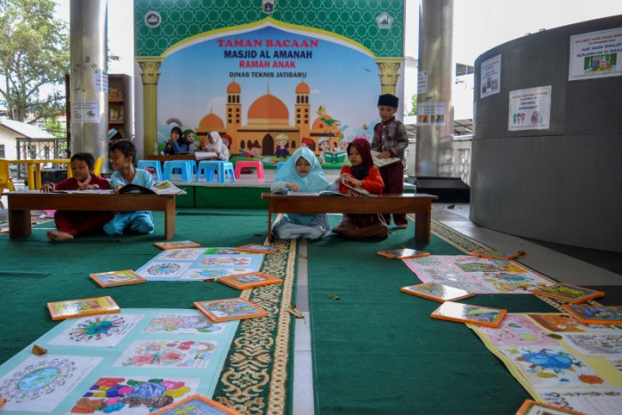 Ajak Anak ke Masjid untuk Ajarkan Makna Ramadan