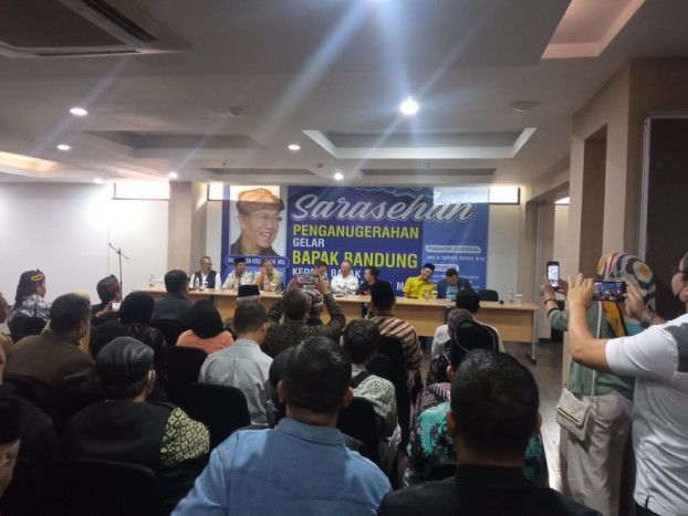 Warga Berikan Gelar Bapak Bandung pada Dada Rosada