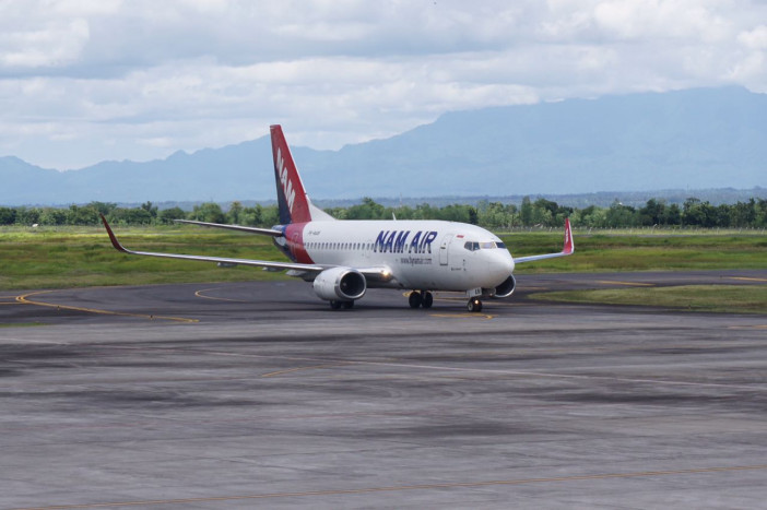 Pesawat Nam Air Batal Terbang, Penumpang Diturunkan di Maumere