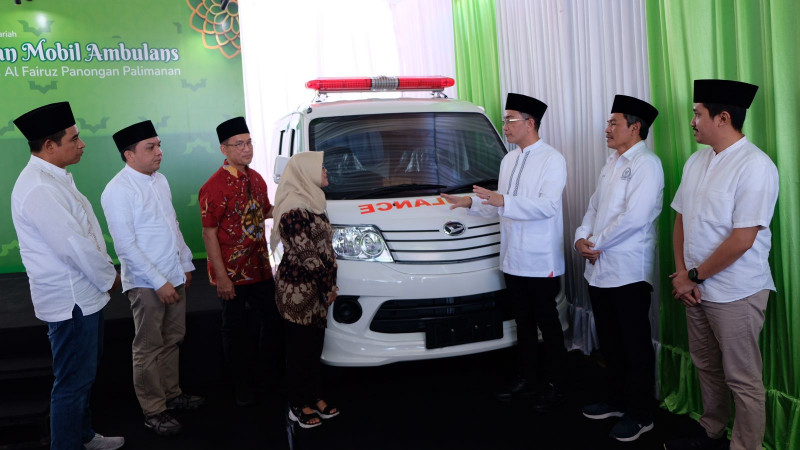 ACC Serahkan Bantuan Ambulans untuk Masyarakat Cirebon