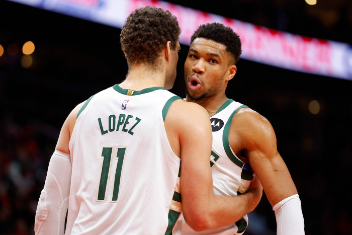 Duet Antetokounmpo dan Lopez Pimpin Bucks Tekuk Raptors