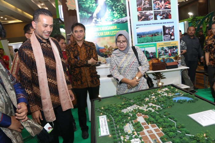 Ijeck Prihatin Melihat Kondisi Makam Pendiri Kota Medan