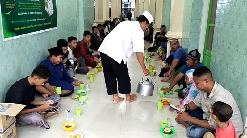 Menikmati Sensasi Peca di Masjid Raya Donggala